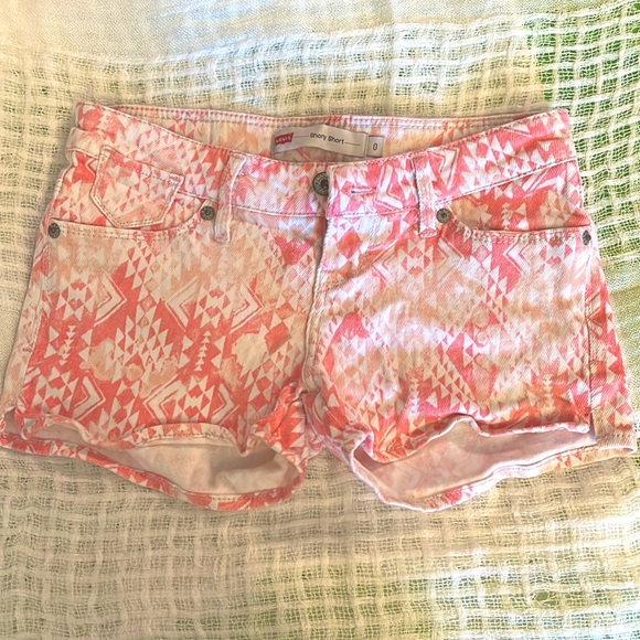 Pink Levi Jean Shorts 🔥♥️ - Picture 1 of 5